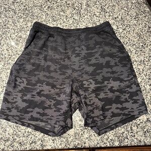 Lululemon- 7” Linerless Pace Breaker Short - Large